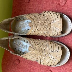 Almost new tan leather huarache sandals , 7.5